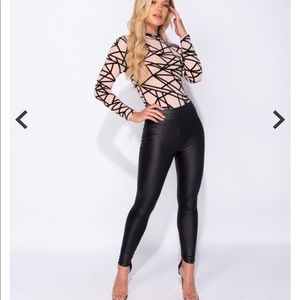 🔥WET LOOK HIGH WAISTED LEGGINGS🔥